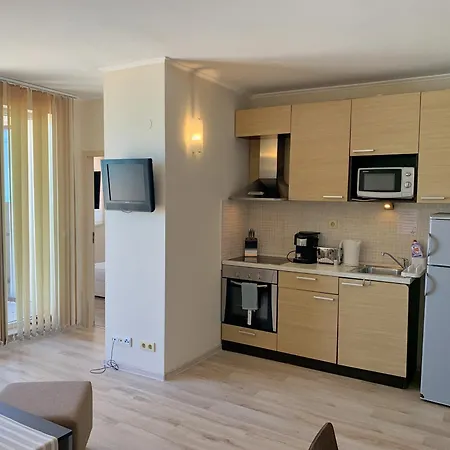 Apartamento C419 Steps From The
